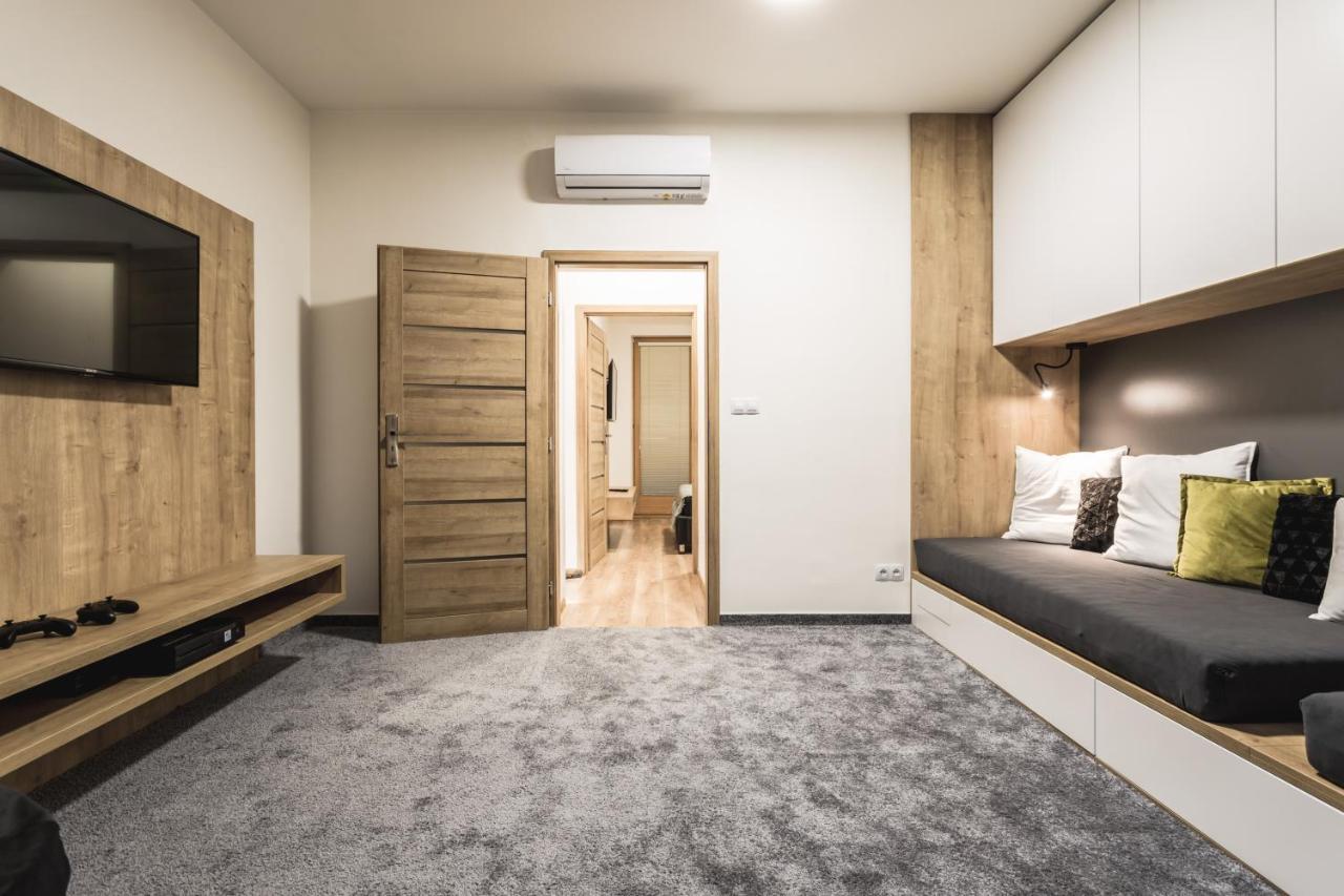 Flexihome Sk - Komenskeho - Private Parking Spot - Ultra Modern And Stylish Košice Εξωτερικό φωτογραφία