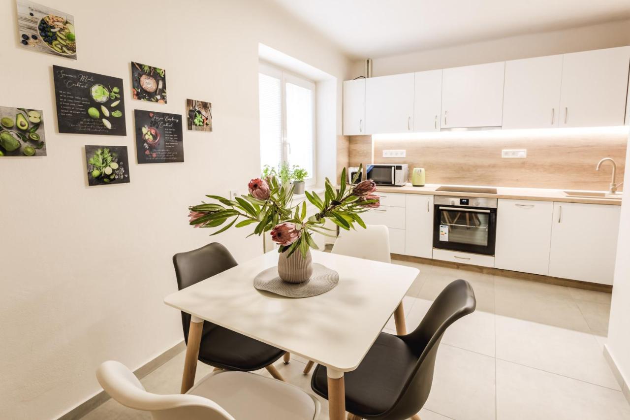 Flexihome Sk - Komenskeho - Private Parking Spot - Ultra Modern And Stylish Košice Εξωτερικό φωτογραφία