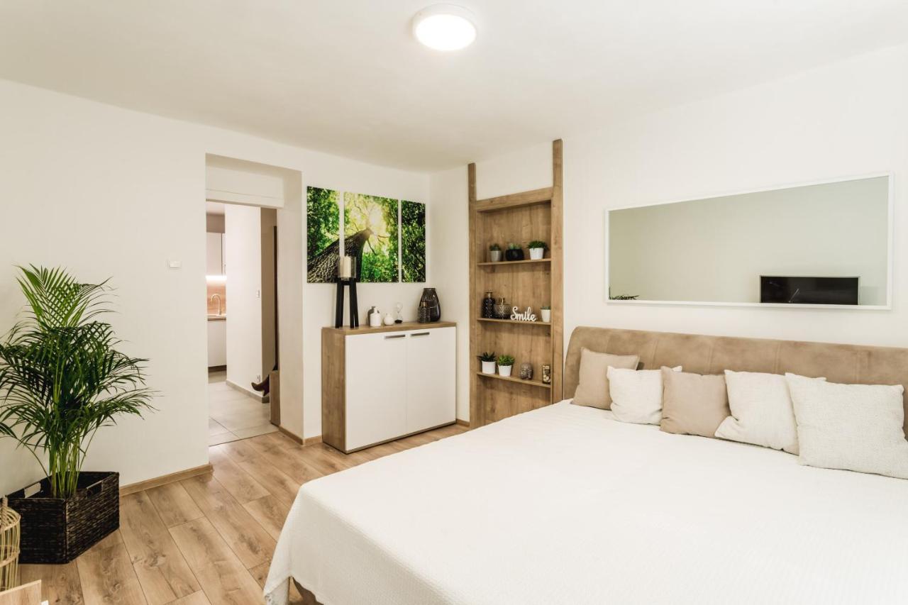 Flexihome Sk - Komenskeho - Private Parking Spot - Ultra Modern And Stylish Košice Εξωτερικό φωτογραφία