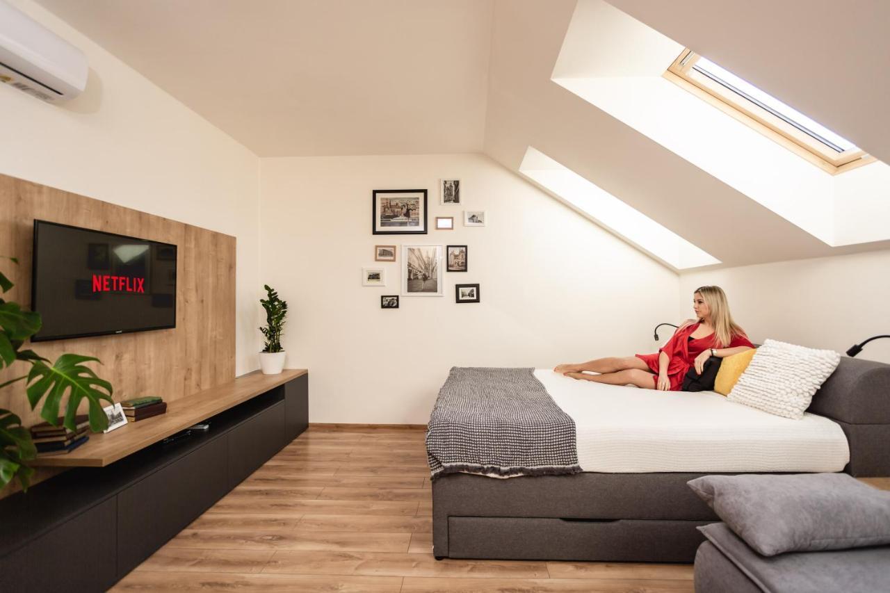 Flexihome Sk - Komenskeho - Private Parking Spot - Ultra Modern And Stylish Košice Εξωτερικό φωτογραφία